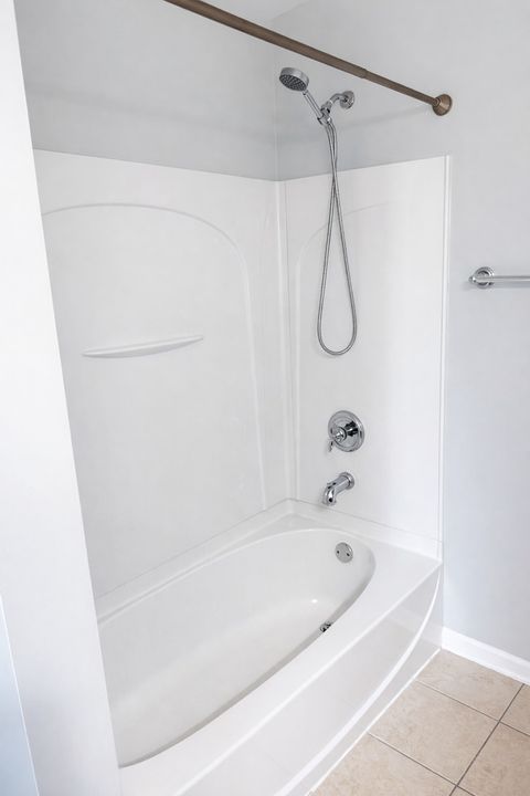 Tiny photo for 2303 Neubauer Circle, Lindenhurst, IL 60046 (MLS # 12585067)