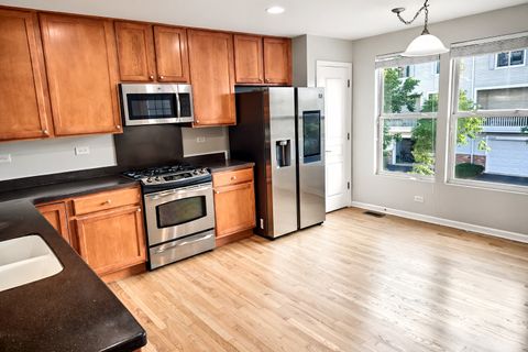 Tiny photo for 2303 Neubauer Circle, Lindenhurst, IL 60046 (MLS # 12585067)