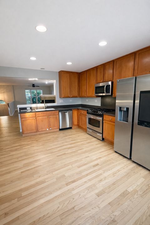 Tiny photo for 2303 Neubauer Circle, Lindenhurst, IL 60046 (MLS # 12585067)