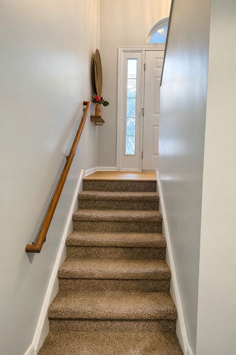 Tiny photo for 2303 Neubauer Circle, Lindenhurst, IL 60046 (MLS # 12585067)