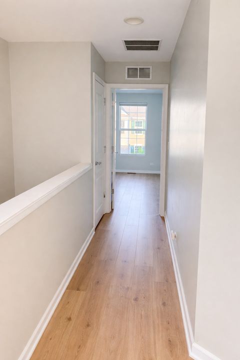 Tiny photo for 2303 Neubauer Circle, Lindenhurst, IL 60046 (MLS # 12585067)