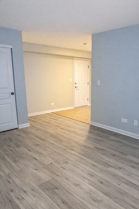 Tiny photo for 2303 Neubauer Circle, Lindenhurst, IL 60046 (MLS # 12585067)