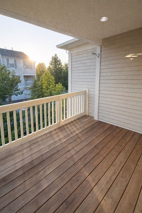 Tiny photo for 2303 Neubauer Circle, Lindenhurst, IL 60046 (MLS # 12585067)