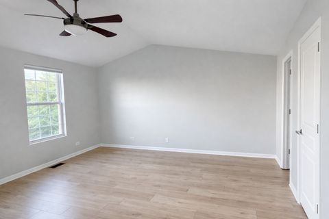 Tiny photo for 2303 Neubauer Circle, Lindenhurst, IL 60046 (MLS # 12585067)