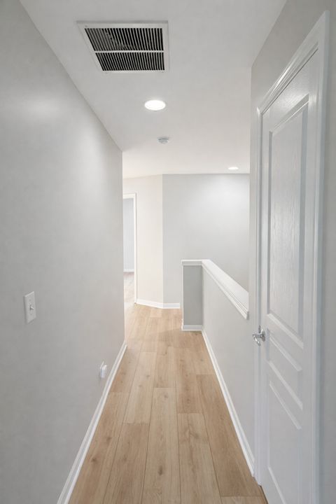 Tiny photo for 2303 Neubauer Circle, Lindenhurst, IL 60046 (MLS # 12585067)