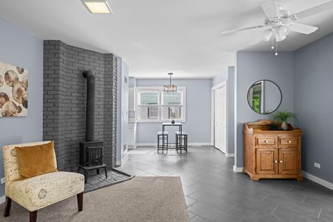 Tiny photo for 331 E Russell Street, Barrington, IL 60010 (MLS # 12659231)