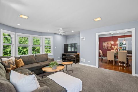 Tiny photo for 331 E Russell Street, Barrington, IL 60010 (MLS # 12659231)