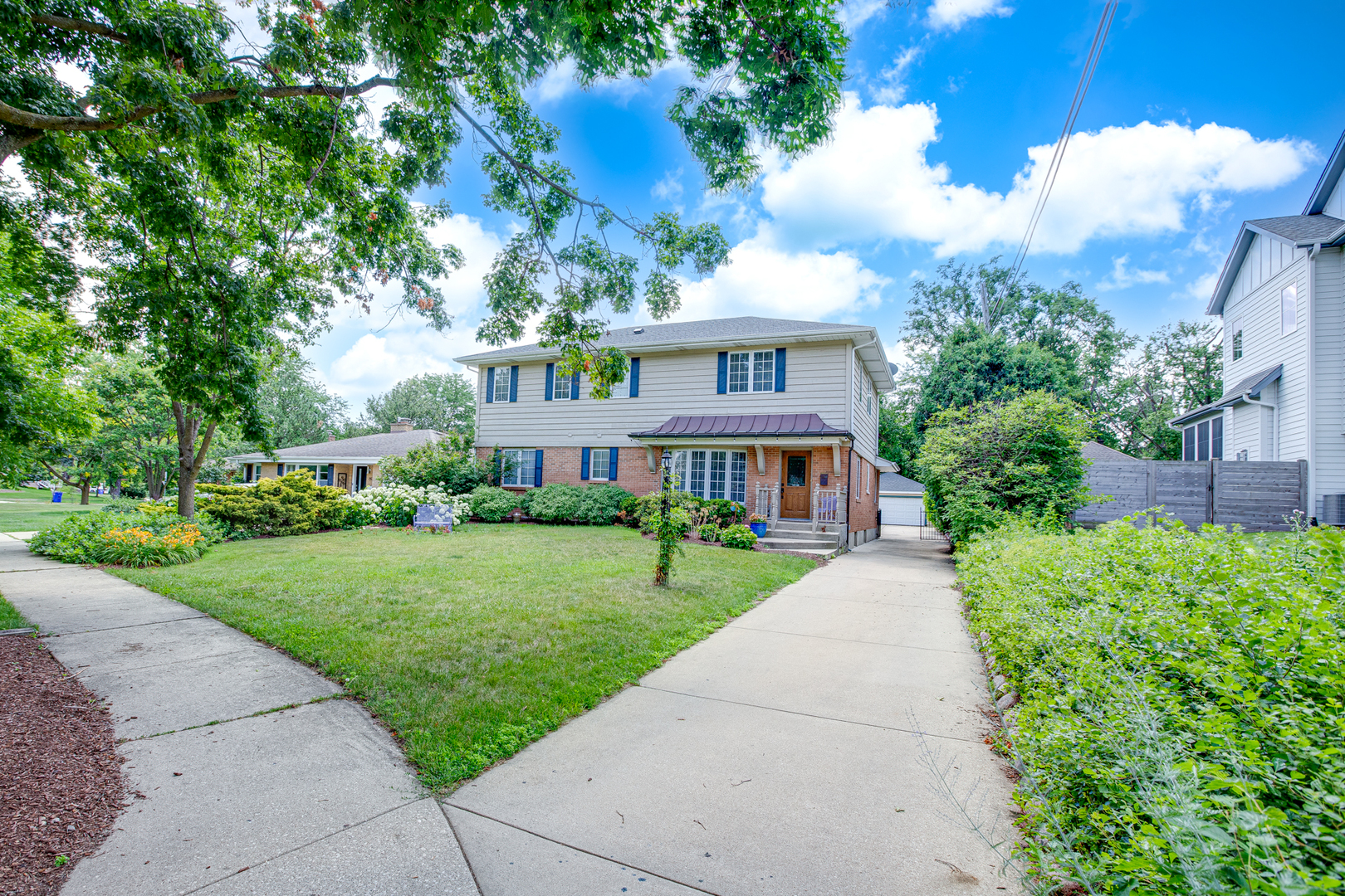 885 Glen Oak Avenue