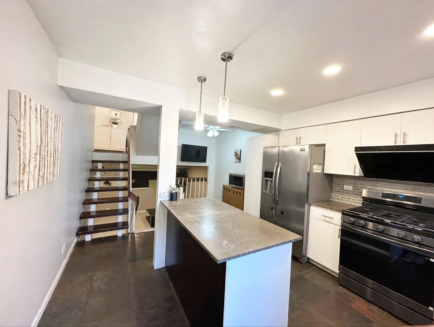 1673 Cove Court