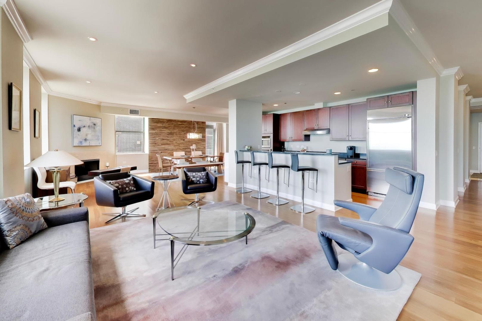 310 S MICHIGAN Avenue 1705