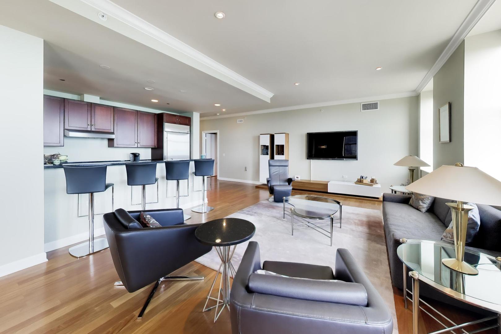 310 S MICHIGAN Avenue 1705