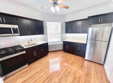 Tiny photo for 6619 CERMAK Road #2F, Berwyn, IL 60402 (MLS # 12731196)