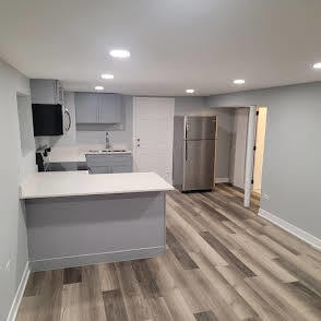 2827 W Lunt Avenue GARDEN