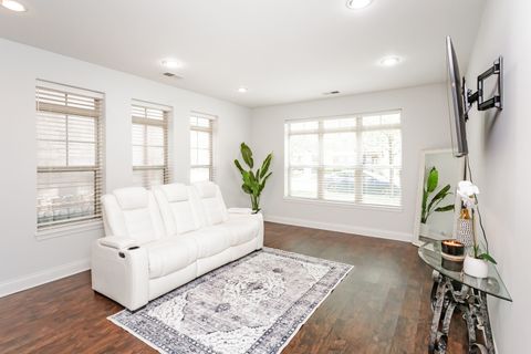 Tiny photo for 3817 S Ellis Avenue #101, Chicago, IL 60653 (MLS # 12338993)