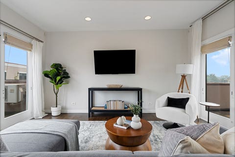 Tiny photo for 2009 N Hoyne Avenue, Chicago, IL 60647 (MLS # 12711165)