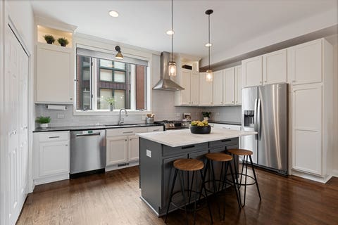 Tiny photo for 2009 N Hoyne Avenue, Chicago, IL 60647 (MLS # 12711165)