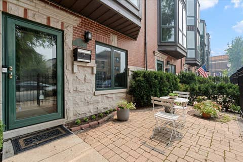 Tiny photo for 2009 N Hoyne Avenue, Chicago, IL 60647 (MLS # 12711165)