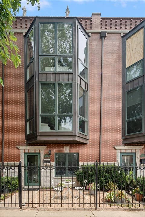 Photo of 2009 N Hoyne Avenue, Chicago, IL 60647 (MLS # 12711165)