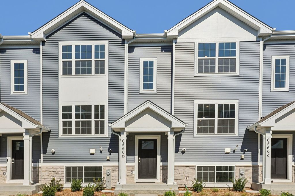 Photo for 909 Briar Glen Court, Hampshire, IL 60140 (MLS # 12508424)