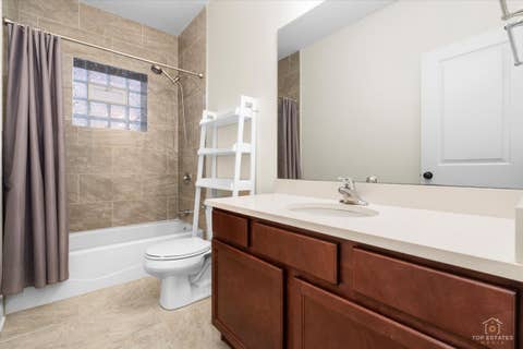 Tiny photo for 3326 S Lituanica Avenue, Chicago, IL 60608 (MLS # 12737353)