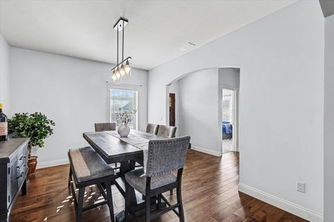 Tiny photo for 1604 Kassen Avenue, Mahomet, IL 61853 (MLS # 12629255)