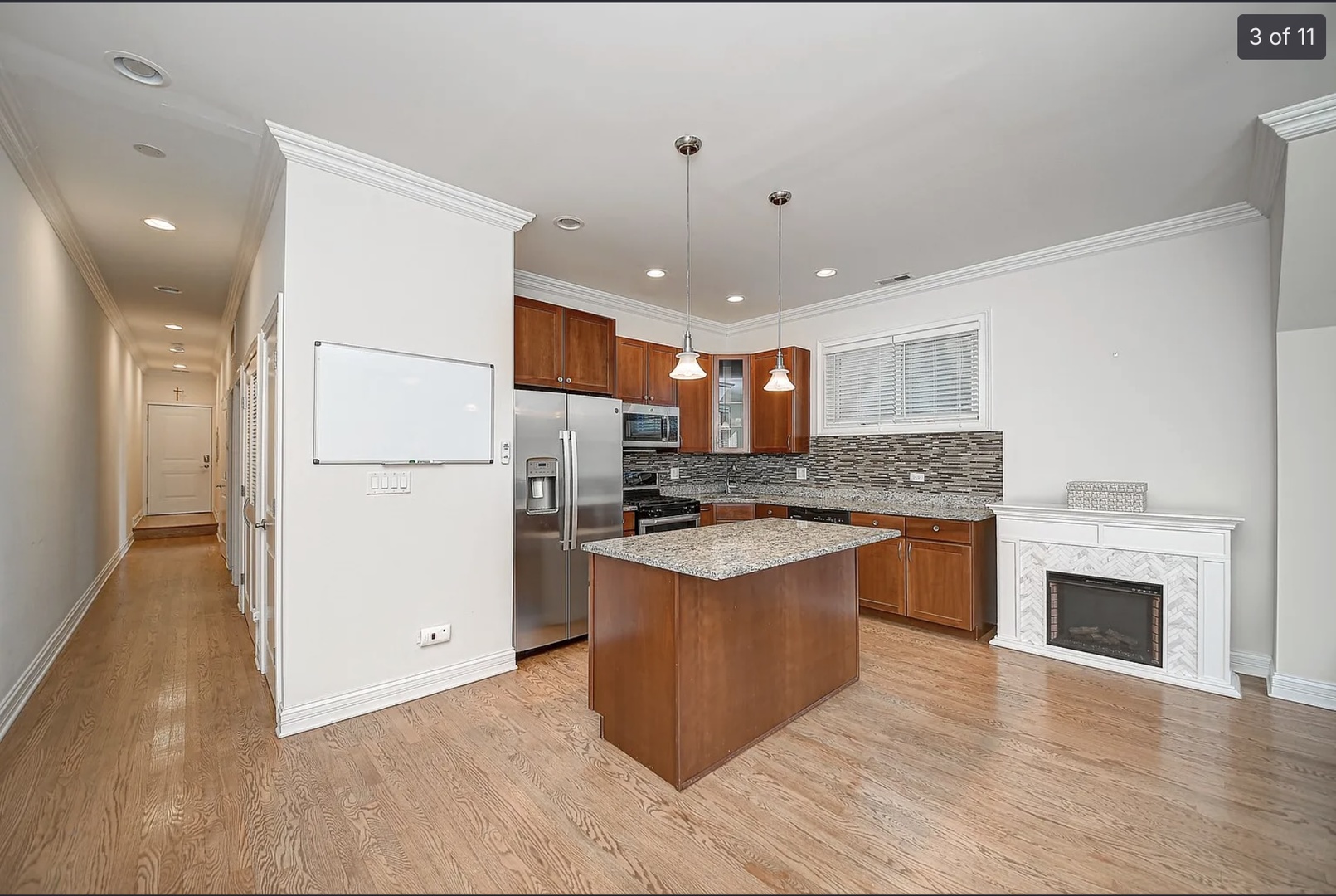 653 W Barry Avenue 1S