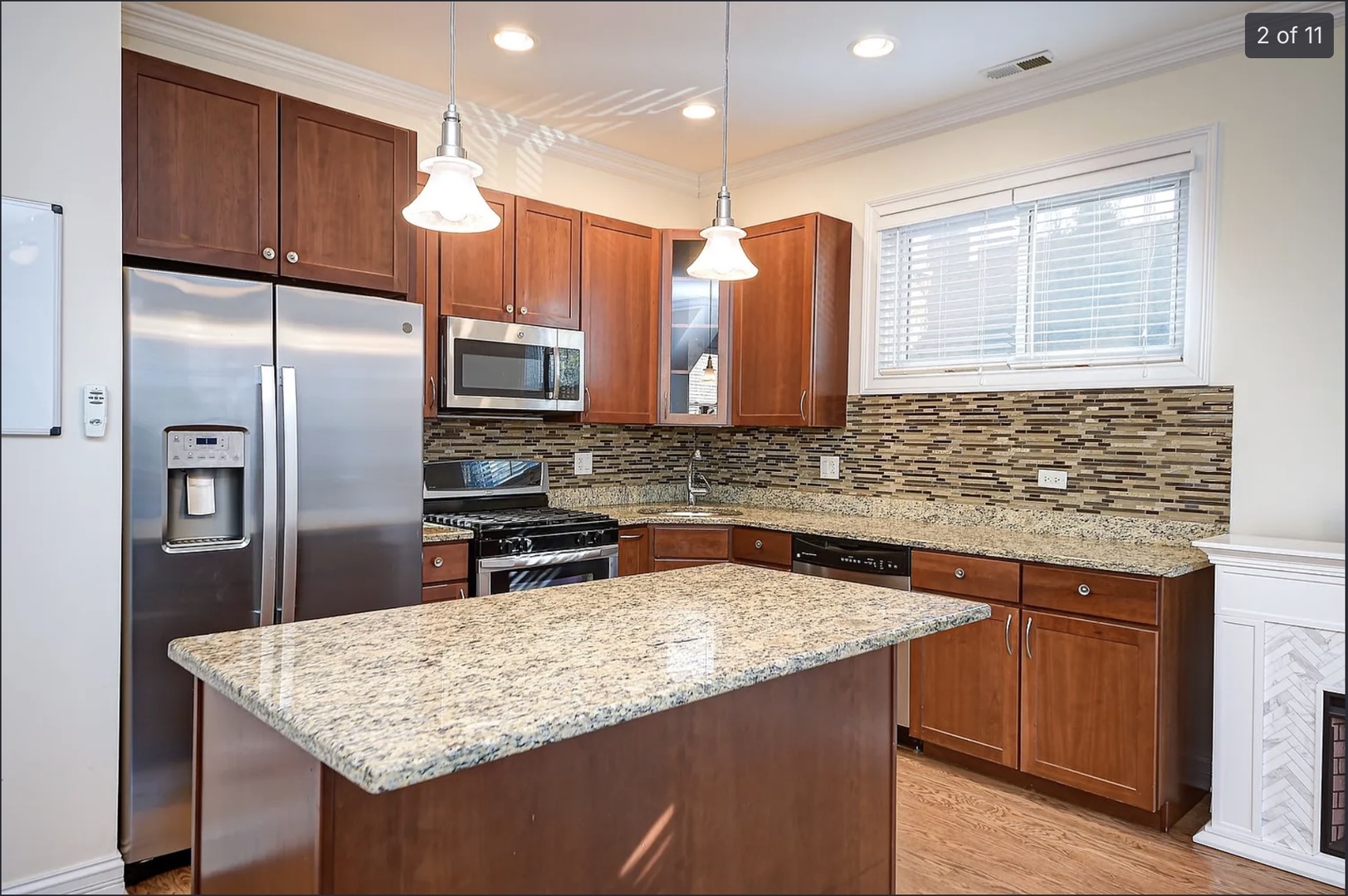 653 W Barry Avenue 1S