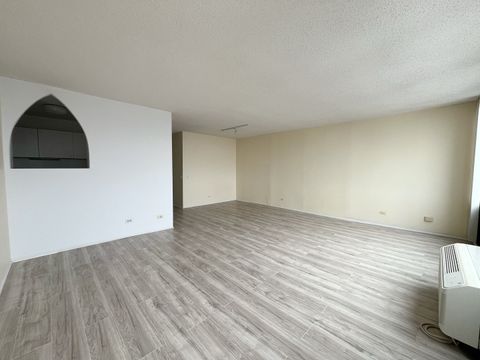 Tiny photo for 5320 N Sheridan Road #2110, Chicago, IL 60640 (MLS # 12607008)