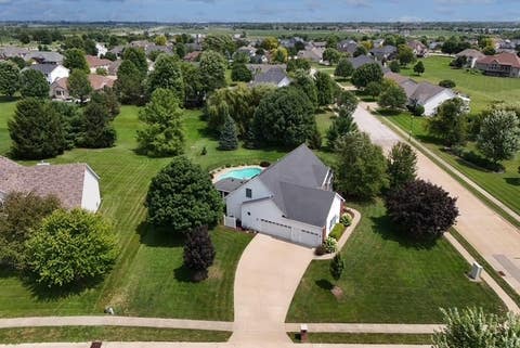 Tiny photo for 6503 Woodland Court, Davenport, IA 52807 (MLS # 12712472)