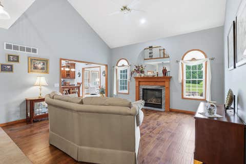 Tiny photo for 6503 Woodland Court, Davenport, IA 52807 (MLS # 12712472)