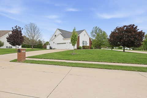 Tiny photo for 6503 Woodland Court, Davenport, IA 52807 (MLS # 12712472)