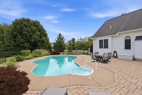 Tiny photo for 6503 Woodland Court, Davenport, IA 52807 (MLS # 12712472)