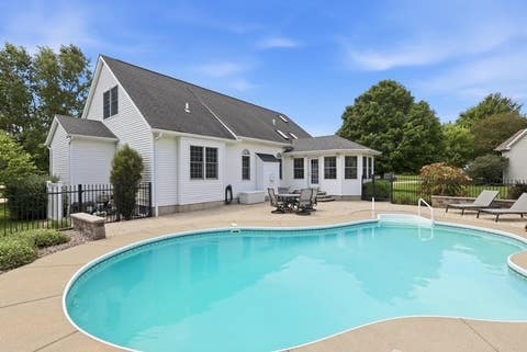 Tiny photo for 6503 Woodland Court, Davenport, IA 52807 (MLS # 12712472)