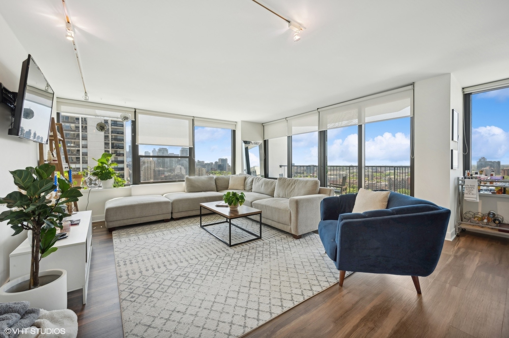 1560 N SANDBURG Terrace 2401