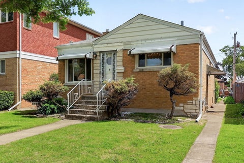 Tiny photo for 2213 Park Avenue, North Riverside, IL 60546 (MLS # 12648191)