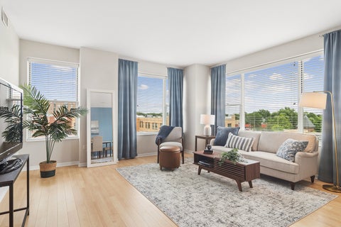 Tiny photo for 77 S EVERGREEN Avenue #401, Arlington Heights, IL 60005 (MLS # 12732581)