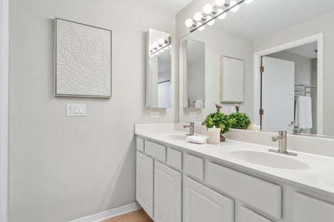 Tiny photo for 77 S EVERGREEN Avenue #401, Arlington Heights, IL 60005 (MLS # 12732581)