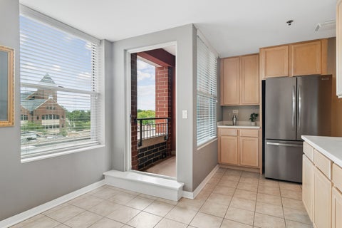 Tiny photo for 77 S EVERGREEN Avenue #401, Arlington Heights, IL 60005 (MLS # 12732581)