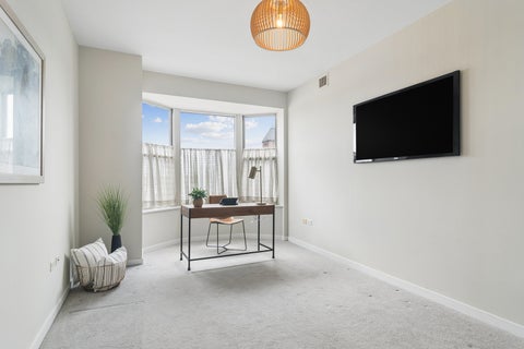Tiny photo for 77 S EVERGREEN Avenue #401, Arlington Heights, IL 60005 (MLS # 12732581)