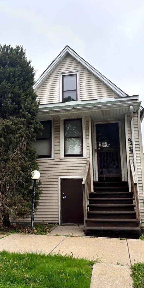 9236 S Blackstone Avenue Chicago IL 60619