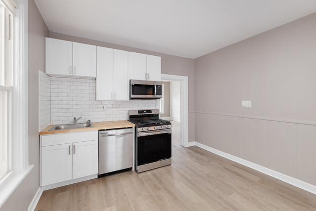 1430 W Superior Street 2F