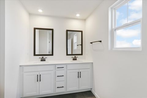 Tiny photo for 620 Switchgrass Way #61006, Bolingbrook, IL 60490 (MLS # 12496396)