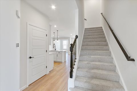 Tiny photo for 620 Switchgrass Way #61006, Bolingbrook, IL 60490 (MLS # 12496396)