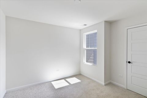 Tiny photo for 620 Switchgrass Way #61006, Bolingbrook, IL 60490 (MLS # 12496396)