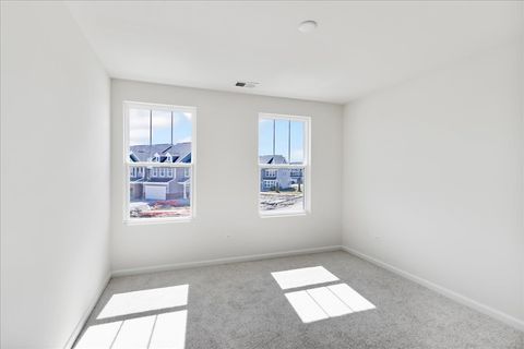 Tiny photo for 620 Switchgrass Way #61006, Bolingbrook, IL 60490 (MLS # 12496396)