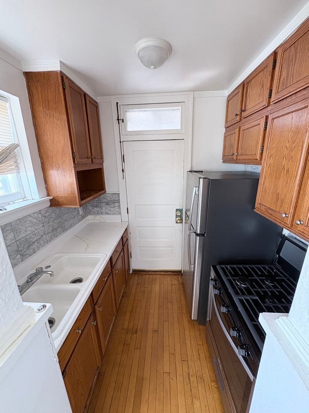 3205 Clarence Avenue D3