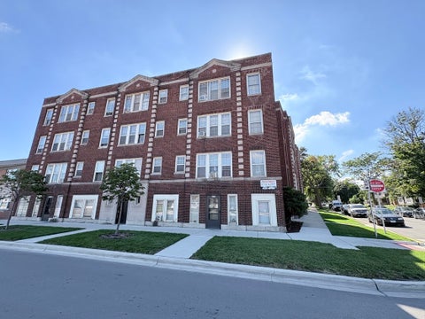 Photo of 3205 Clarence Avenue #D3, Berwyn, IL 60402 (MLS # 12771586)
