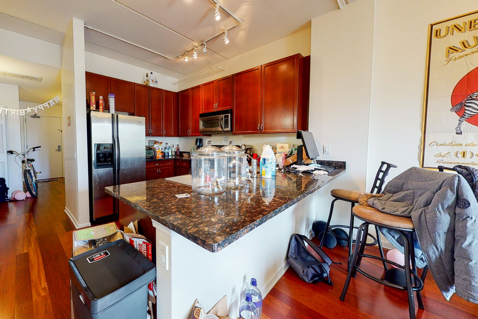 873 N LARRABEE Avenue 304