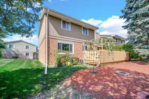 Tiny photo for 1010 Heathrow Court, Wheaton, IL 60189 (MLS # 12542945)