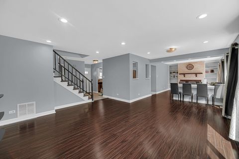 Tiny photo for 1010 Heathrow Court, Wheaton, IL 60189 (MLS # 12542945)